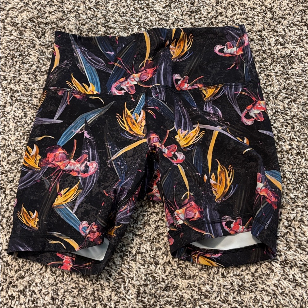 lululemon athletica Wunder Train 6 in Black Floral High-Rise Athletic Shorts